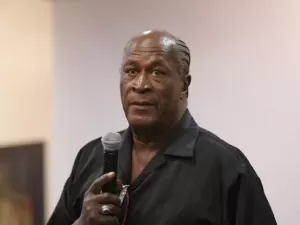 John Amos, ator e ex-jogador de futebol americano, morre aos 84 anos