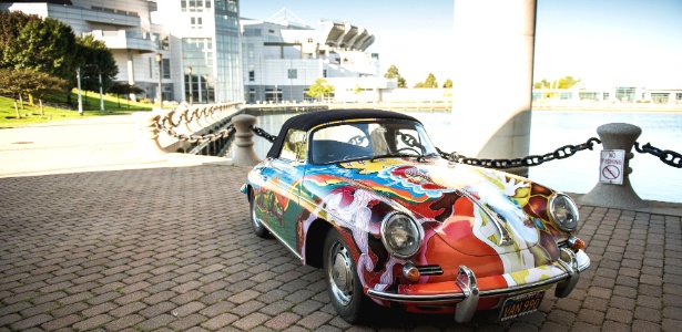 15.set.2015 - A casa de leilão Sotheby"s de Nova York anunciou que vai leiloar o Porsche psicodélico de Janis Joplin, comprado e modificado pela artista em 1968 - REUTERS/Courtesy of RM Sotheby"s/Darin Schnabel/Handout via Reuters