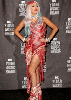 Lady Gaga e seu vestido de carne - Getty Images
