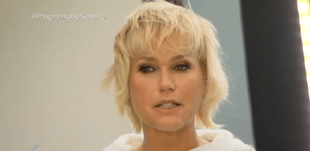 Xuxa rechaçou a ideia de ser chamada de "cantora", mesmo após ter vendido milhões de discos - Reprodução/TV Record
