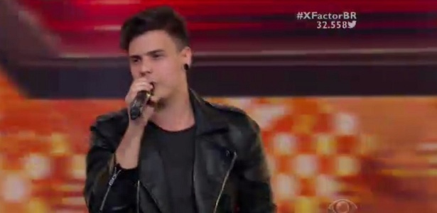 O cantor e compositor paulista Lucas Lage, que se destacou no "X Factor" - Reprodução