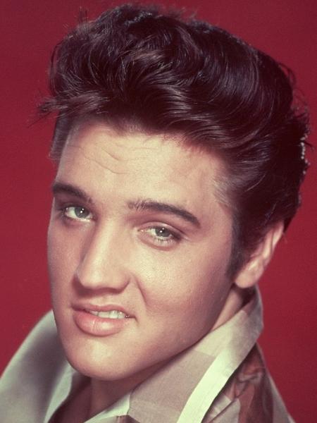 Violão do cantor Elvis Presley foi leiloado por US$ 1,32 milhões - Reprodução