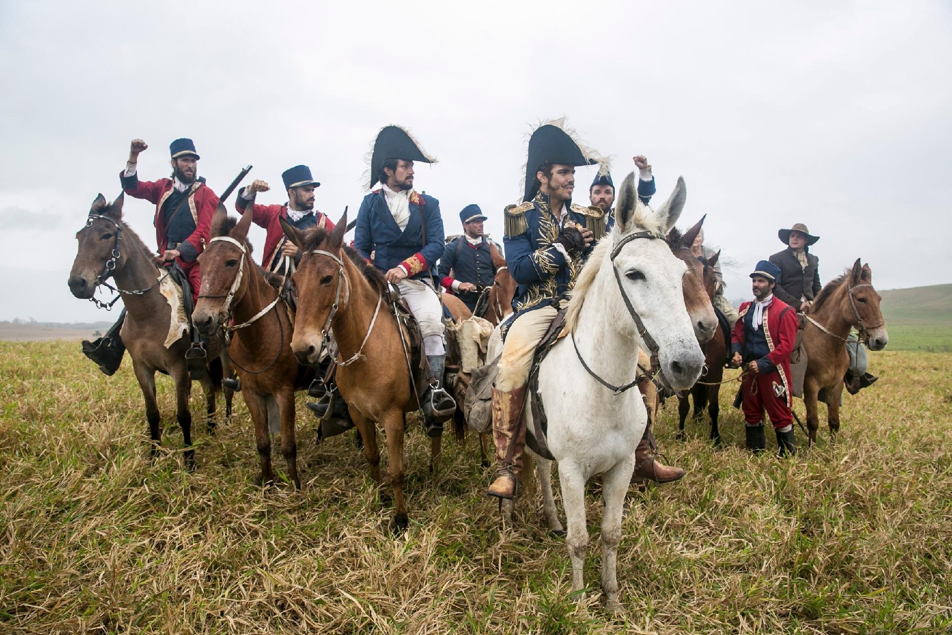 Dom Pedro (Caio Castro) declara a independência do Brasil em "Novo Mundo" - Rafael Campos/TV Globo