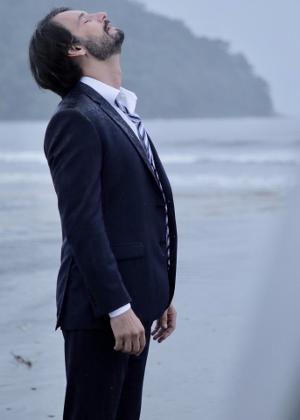 Rodrigo Santoro no clipe de "Ocean" - Divulgação - Divulgação