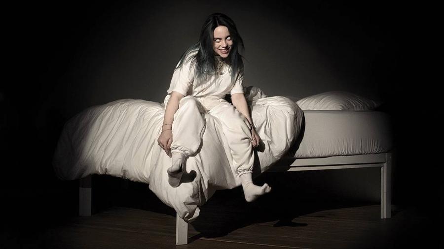 Billie Eilish na capa do seu disco de estreia, When We All Fall Asleep, Where do We Go? - Divulgação