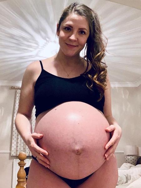 Kirsty durante a gravidez dos trigêmeos  - Reprodução/Instagram @bonnie_and_the_peas_mummy