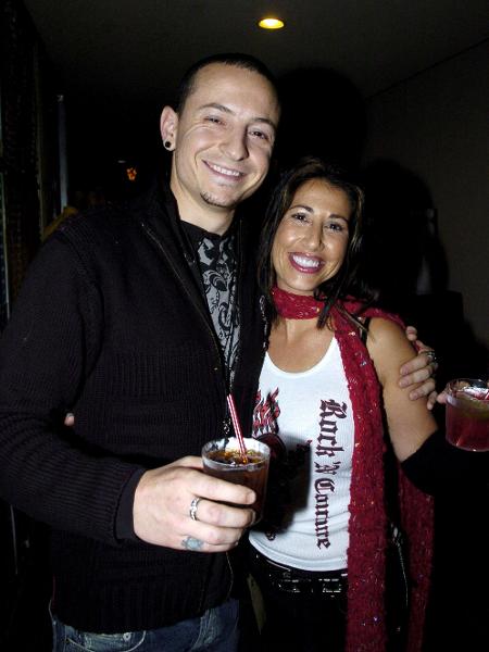Chester Bennington com a primeira mulher, Samantha, em 2004 - FilmMagic, Inc