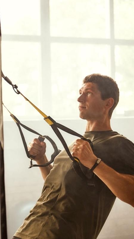 fita de suspensão, remada, treino - iStock - iStock