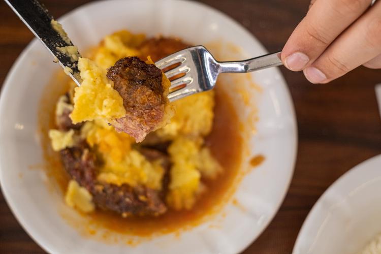 Na Alemanha, a tradição é almôndega com purê de batatas - Getty Images/iStockphoto - Getty Images/iStockphoto