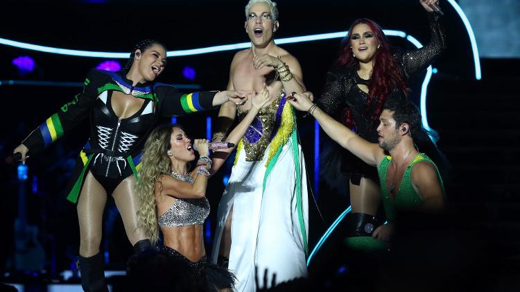 Anahí, Dulce, Maite, Christian e Christopher na estreia da etapa brasileira da Soy Rebelde Tour