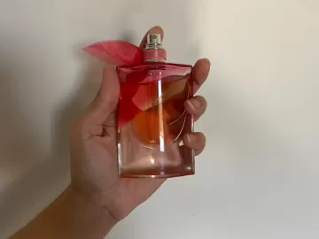 Para trabalhar ou curtir a noite, perfume Lâncome dura até 6 horas na pele