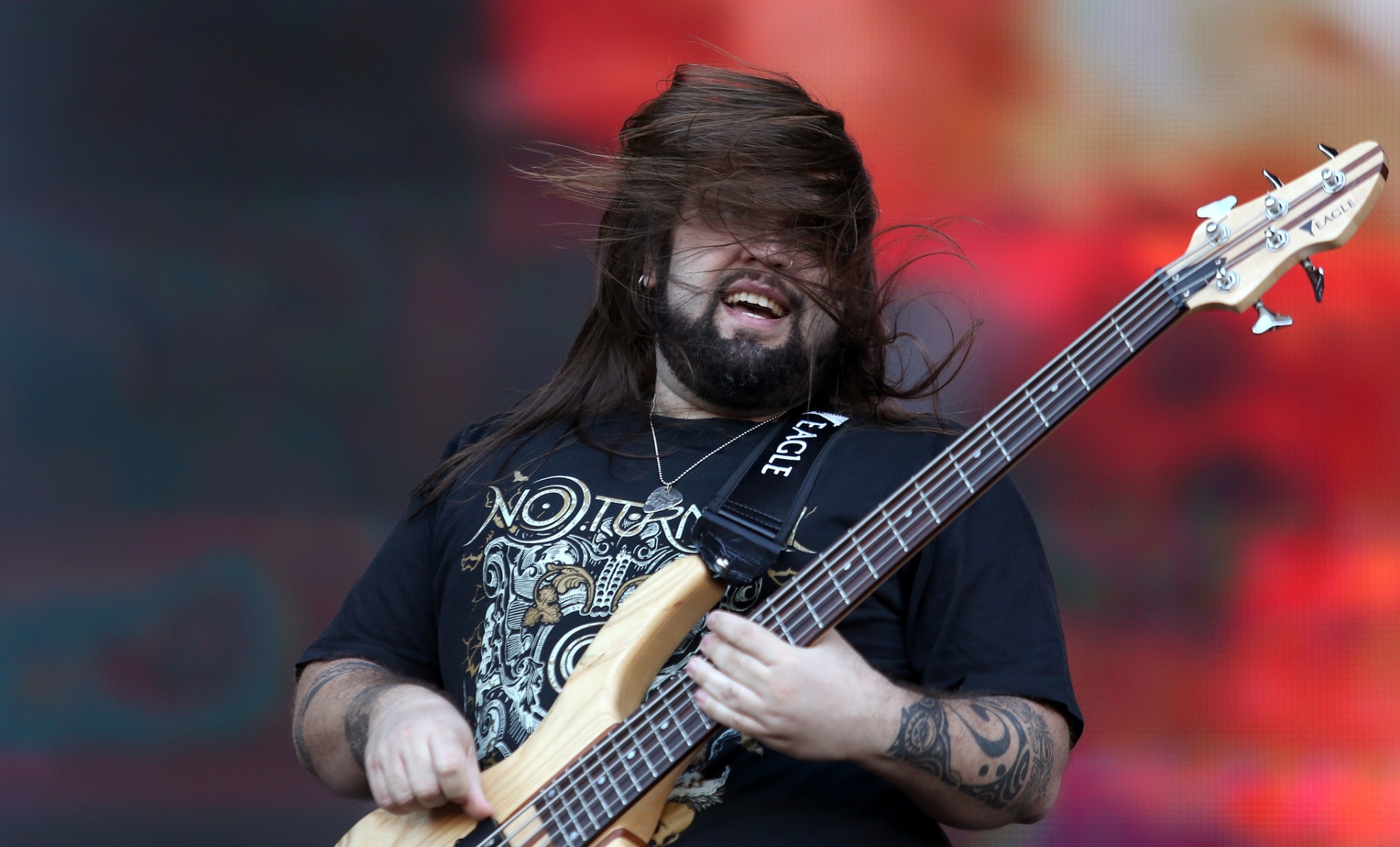 19.set.2015 - A banda Noturnall, formada por ex-membros de famosas bandas de Metal brasileira, se apresenta no palco Sunset, abrindo o segundo dia do Rock in Rio 2015, o dia do Metal. - Fábio Motta/Estadão Conteúdo