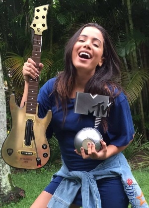 Anitta exibe seus troféus do MTV Europe Music Awards - Divulgação - Divulgação