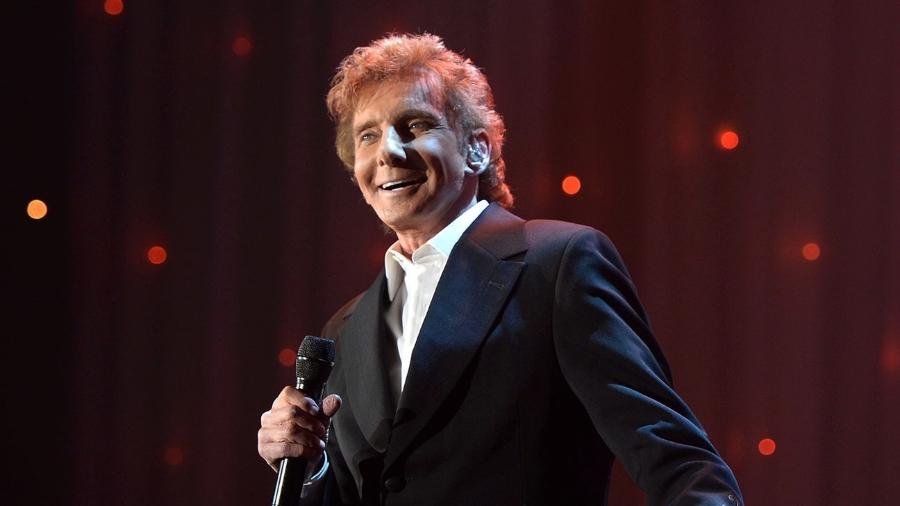 O cantor americano Barry Manilow  - Getty Images