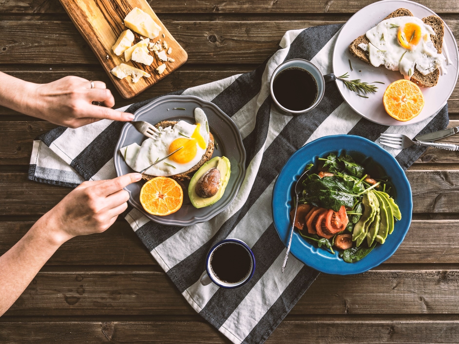 O que acontece com seu corpo se você comer dois ovos por dia? - 17062017  - UOL VivaBem
