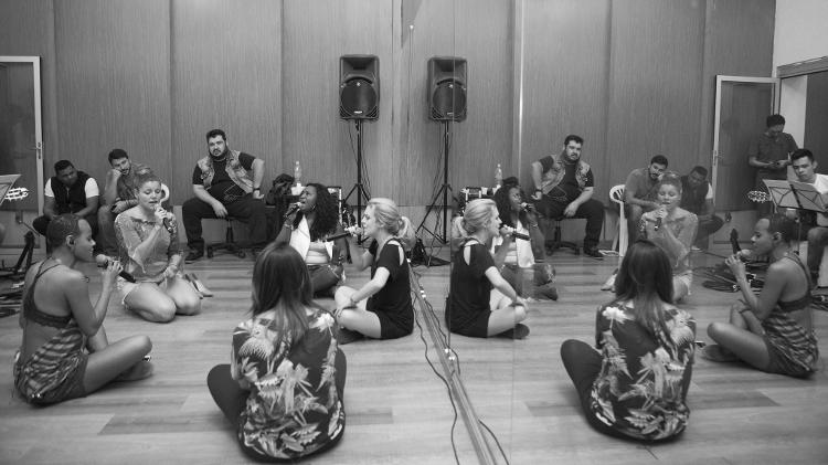 Ensaio do Rouge para show que celebra 15 anos do grupo - Carol Caminha/Divulgação - Carol Caminha/Divulgação