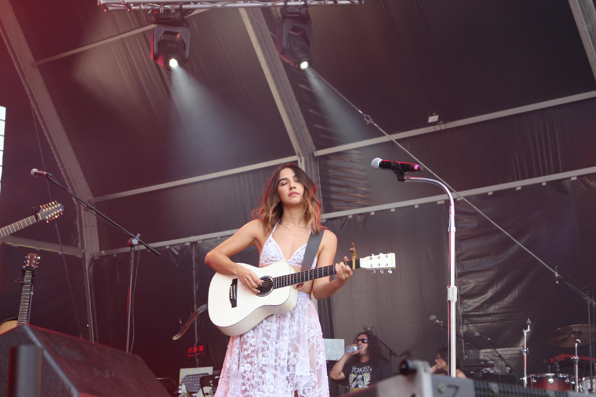 A dupla Anavitória se apresenta no palco Music Valley na abertura do festival Rock in Rio Lisboa em 2018 - Felipe Branco Cruz/UOL