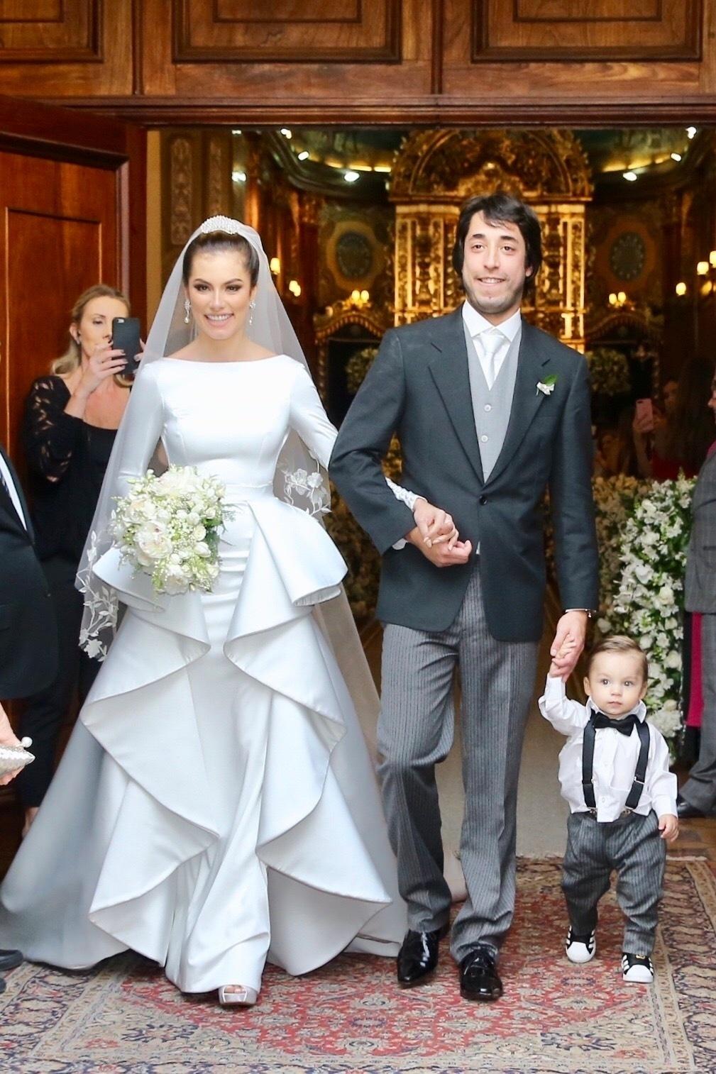 Bruna Hamú e Diego Moregola, acompanhados do filho, Julio, se casam em São Paulo - Manuela Scarpa/Brazil News