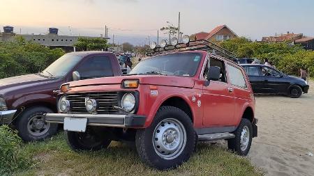 Carros na Web, Comparativo entre Lada Niva e Lada Laika