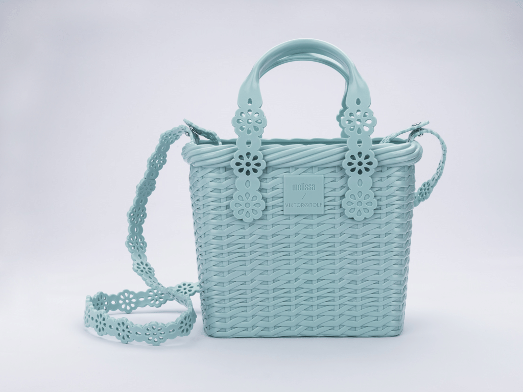 Melissa lança parceria com Viktor&Rolf durante semana de moda de Paris ...