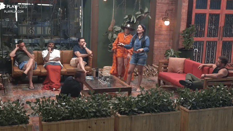 Vanessa discute com Albert e Zé Love e decide sair de grupinho - Reprodução/Playplus