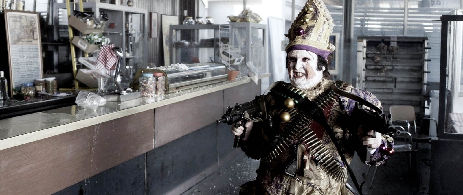 Cena do filme "Balada do Amor e do Ódio" (2010), de Álex de la Iglesia - Reprodução