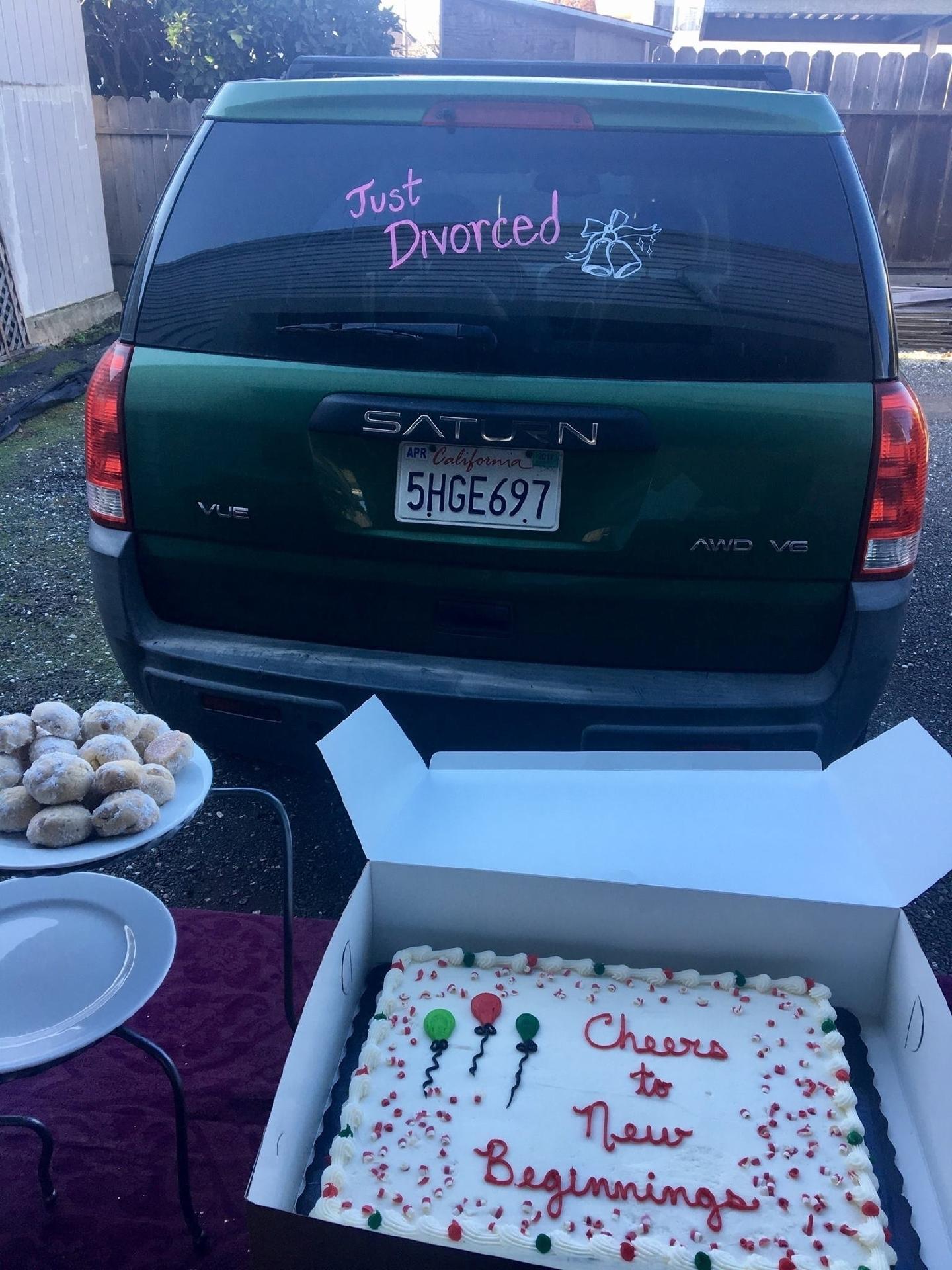 Festa de divórcio - Reprodução/Facebook