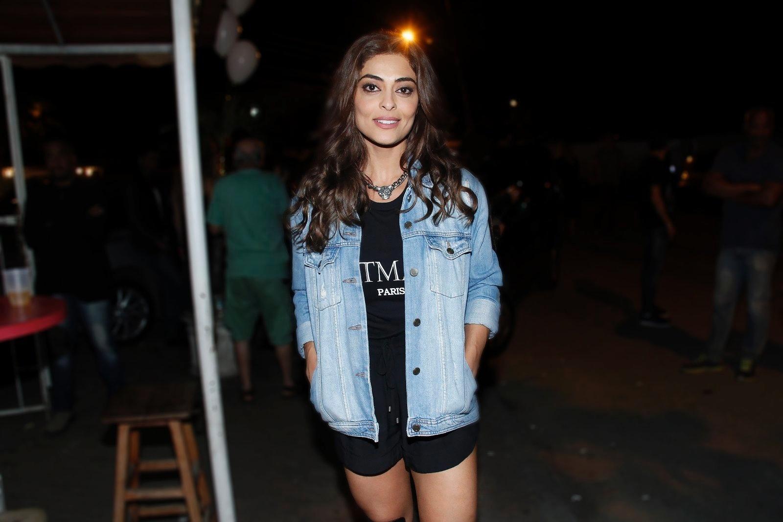 Juliana Paes assistiu às cenas de Bibi Perigosa com o elenco em um restaurante da zona oeste do Rio, próximo aos estúdios Globo - Marcos Ferreira / Brazil news