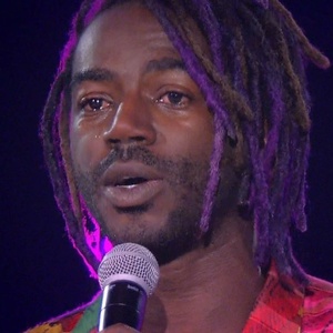 Jonathan Azevedo chora no palco do "PopStar" - Reprodução