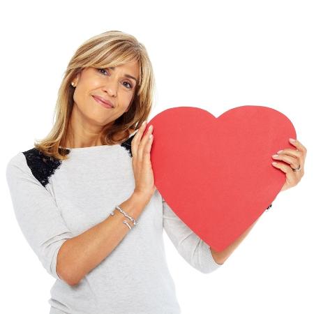 Após a menopausa, a mulher deve redobrar sua atenção com a saúde do coração - iStock