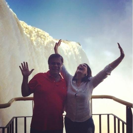 Sonia Lima publicou esta imagem no primeiro dia do ano com a legenda: "Eu e o Wagner sempre agradecemos a Deus o privilégio de poder contemplar a energia da natureza ... que essas águas e sua energia inundem suas vidas em 2019 trazendo paz, amor, saúde e que sua Fé seja fortalecida...não deixe nada tirar a sua alegria.. simplesmente creia que tudo vai passar no tempo D?Ele", escreveu - Reprodução Instagram Sonia Lima