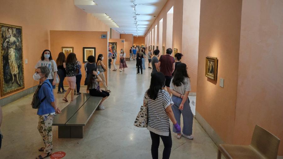 Visitantes aproveitam a reabertura do museu Thyssen-Bornemisza, em Madri - Getty Images