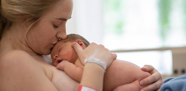 Lula sanciona leis que ampliam licença e salário maternidade; o que muda