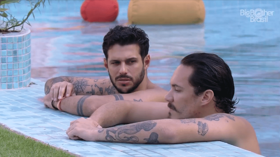 BBB 22: Eliezer e Rodrigo conversam sobre sisters na piscina - Reprodução/Globoplay