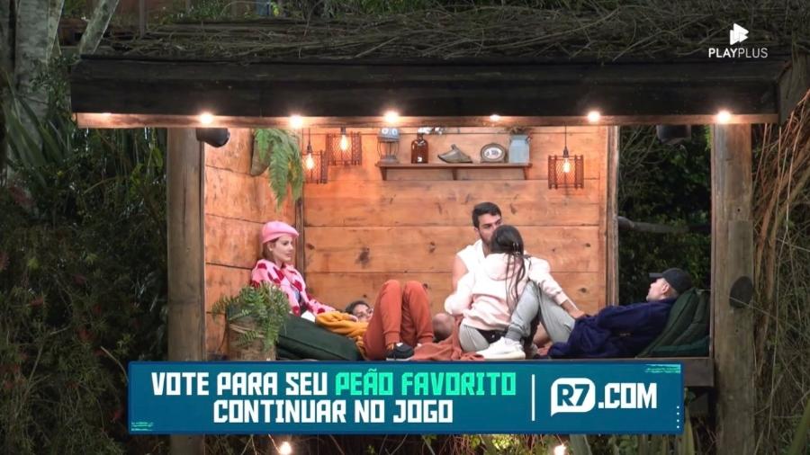 A Fazenda 2022': público aponta suposta trapaça de Kerline ao vivo.  Entenda!: Fotos - Purepeople