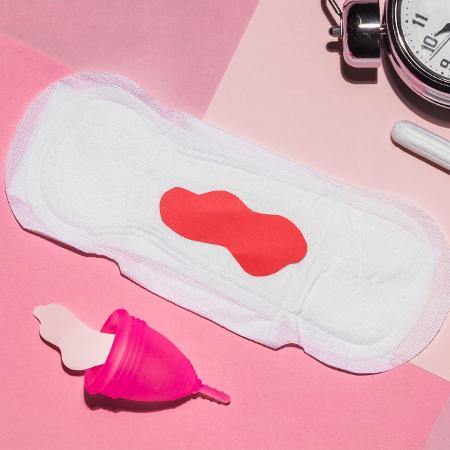 Pesquisadoras usaram sangue para medir real capacidade de absorção dos produtos menstruais