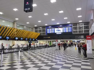 PF apreende R$ 1,5 milhão com passageiro chinês no aeroporto de Congonhas