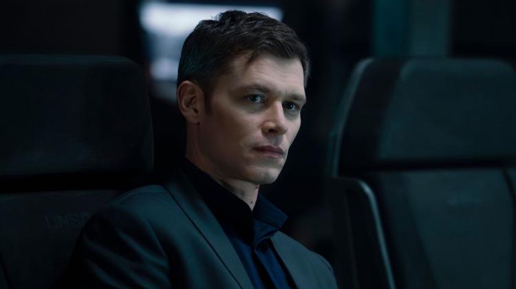 Joseph Morgan em cena da segunda temporada de "Halo"