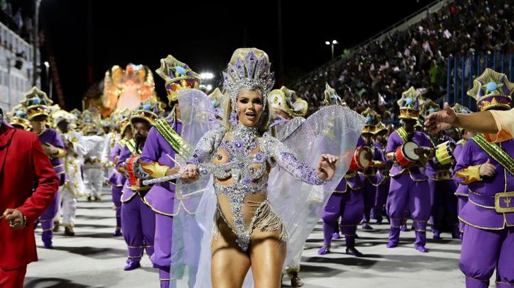 Thalita Zampirolli é a rainha ostentação do Carnaval