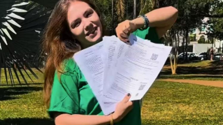 A cantora Safí revelou que as supostas multas, colocadas em veículos, na verdade eram divulgação de novo trabalho