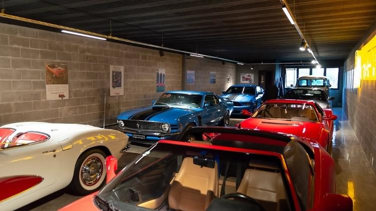 'Pellini Garage' foi construída para reunir amigos e guardar a coleção