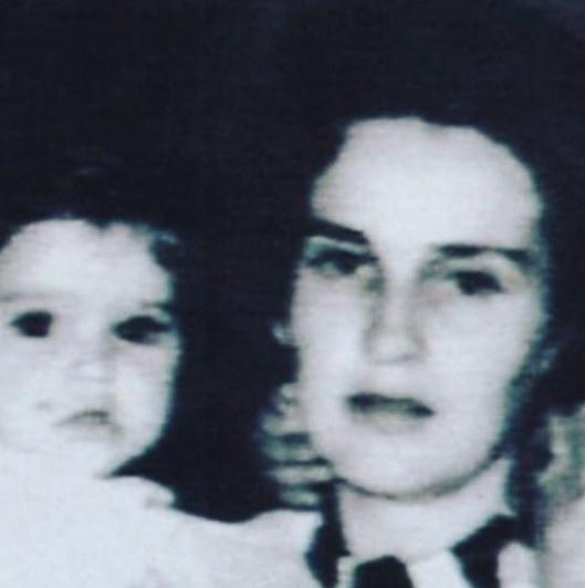 Madonna também fez sua homenagem a sua mãe: "A maior realização da minha vida é ser mãe. Feliz Dia das Mães para a minha mamãe, que eu acredito estar cuidando de mim e de todas aquelas que experimentam a alegria e sacrifício da maternidade" - Reprodução/Instagram/Madonna