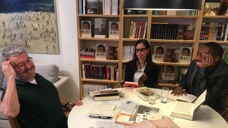 Edney Silvestre conversa com Lilia Schwarcz e Lázaro Ramos - Divulgação - Divulgação
