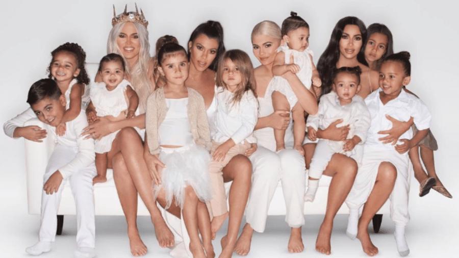Irmãs Kardashian reúnem os filhos em foto natalina - Reprodução/Instagram