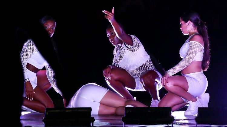 Dançarina de Iggy Azalea passa mal durante apresentação no Maracanã - ROBERTO FILHO / BRAZIL NEWS. - ROBERTO FILHO / BRAZIL NEWS.