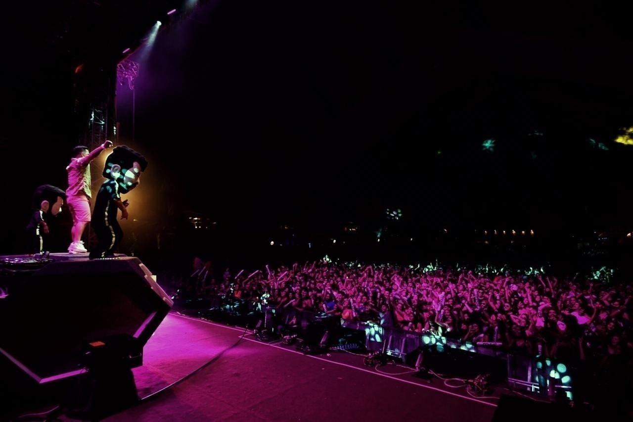Público se empolga com o agito do Baile do Dennis no Carnaval do Mirante, em Belo Horizonte - Nereu Jr/UOL