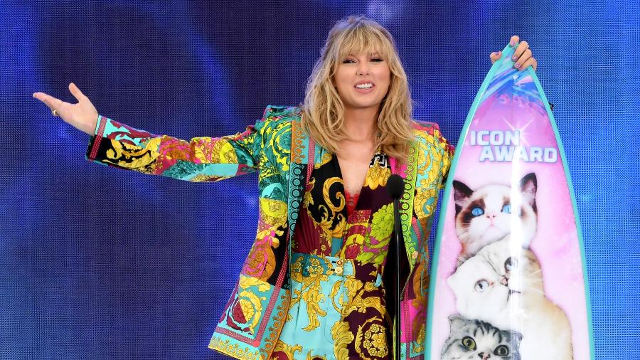 Taylor Swift recebe o seu Icon Award, no Teen Choice Awards 2019 - Kevin Winter/Getty Images