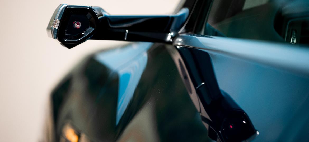 SUV e-tron, 1º carro 100% elétrico da Audi, será vendido em 2020 com câmeras substituindo os espelhos convencionais - Divulgação