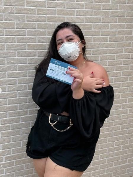 A produtora de conteúdo Layla Brígido, do Espírito Santo, tem obesidade grau 3 e pôde ser vacinada - Reprodução/Instagram @laylabrigido