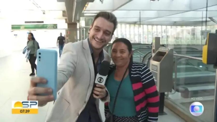 Mulher pede foto com repórter da Globo ao vivo no 'Bom Dia SP'